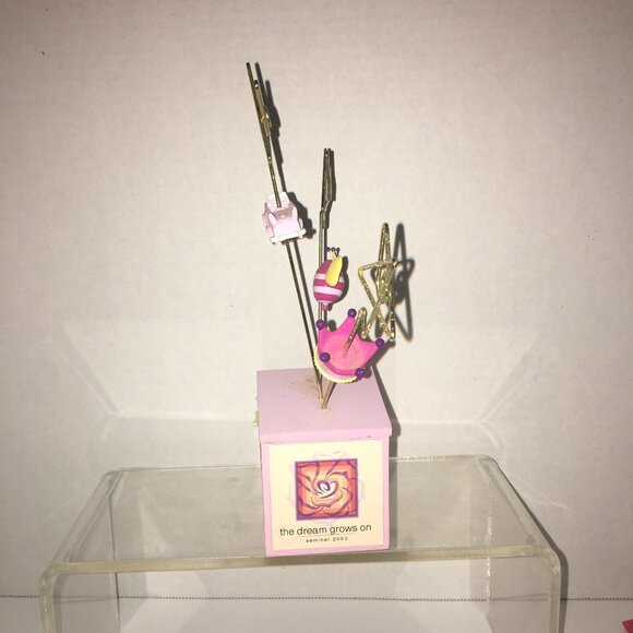 Mary Kay Office Desk Display Pictures Notes - Picture 4 of 9